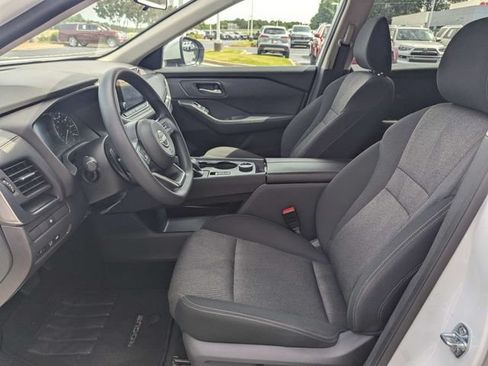 Used 2024 Nissan Rogue SV AWD/4WD image 7
