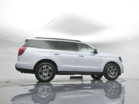 Used 2025 Ford Expedition Active image 56