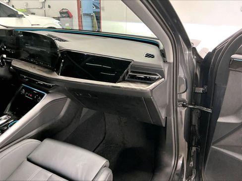 Used 2025 Audi Q5 Premium Plus w/ Premium Plus image 18