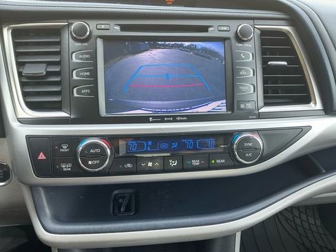 Used 2016 Toyota Highlander XLE image 21