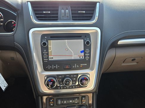 Used 2015 GMC Acadia SLT image 19