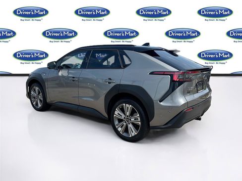 Used 2023 Subaru Solterra AWD image 5