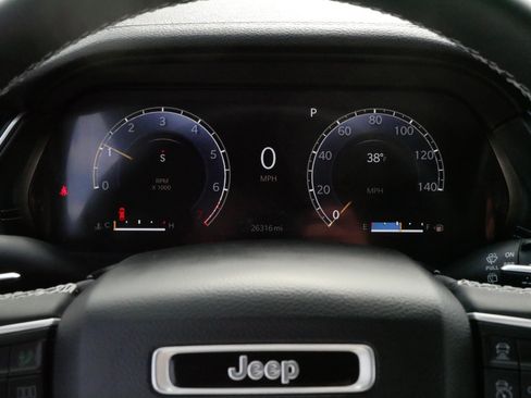Used 2023 Jeep Grand Cherokee L Limited image 21