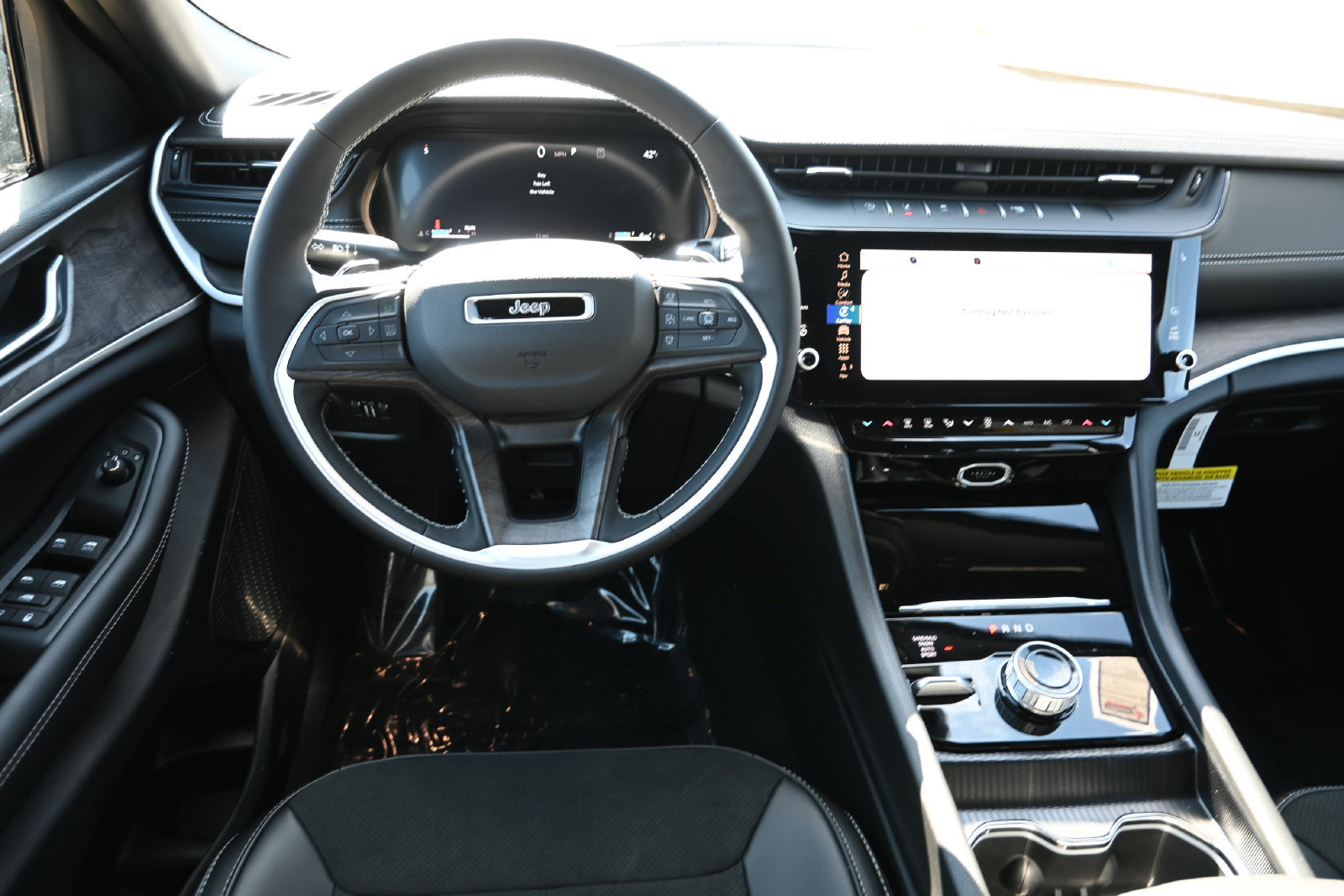 New 2026 Jeep Grand Cherokee Altitude AWD/4WD image 14