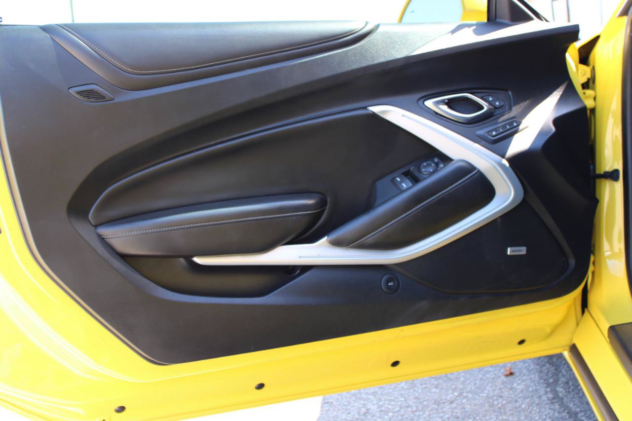 Used 2017 Chevrolet Camaro SS RWD image 15