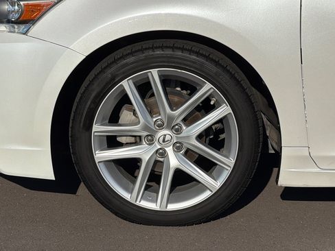 Used 2016 Lexus CT 200h image 36