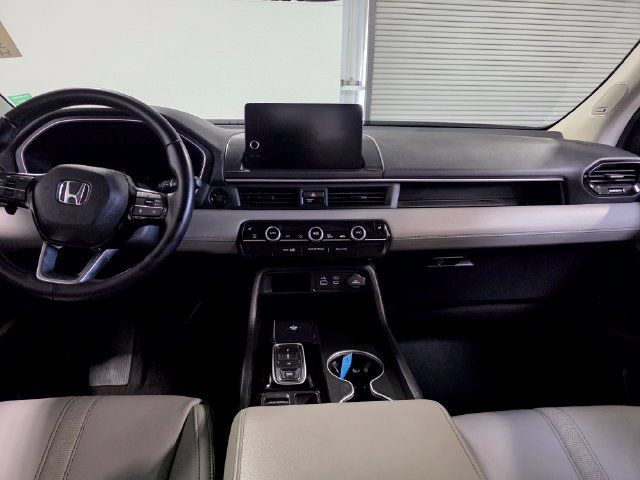 Used 2024 Honda Pilot Touring image 21