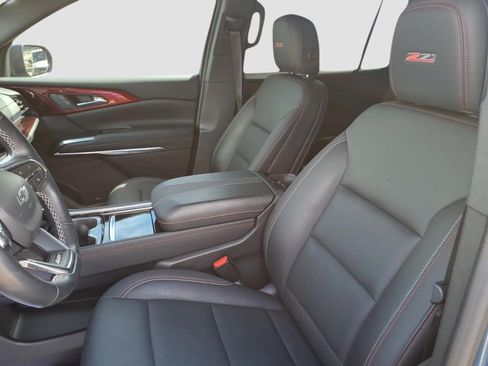 Certified 2025 Chevrolet Traverse Z71 w/ LPO, Floor Liner Package AWD/4WD image 11