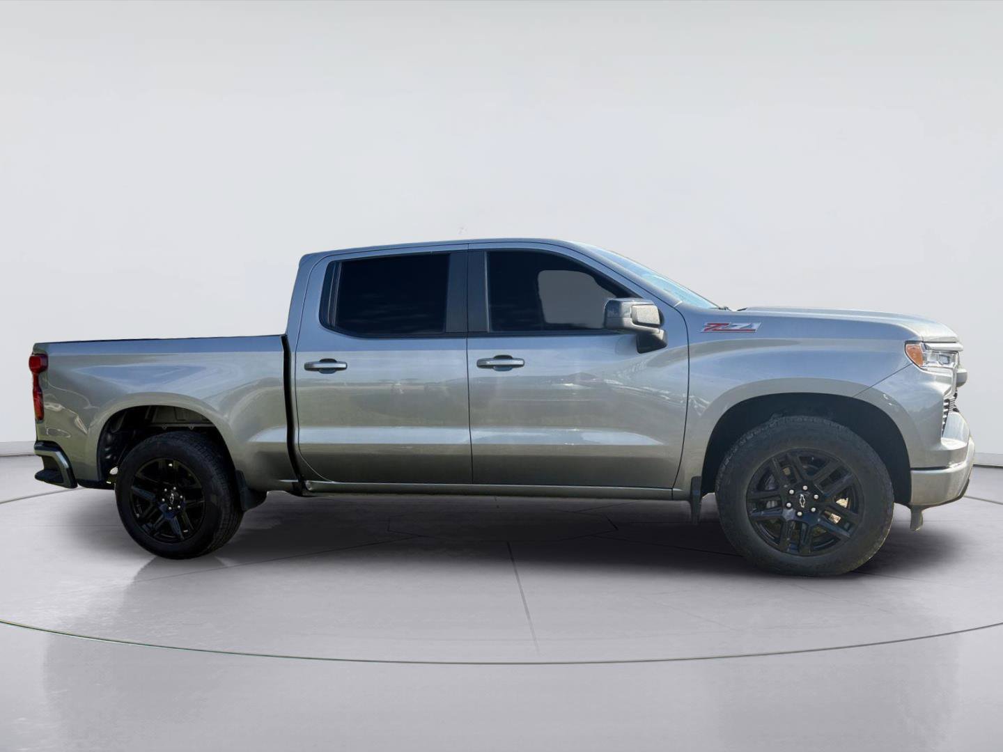 Used 2024 Chevrolet Silverado 1500 RST w/ Convenience Package II AWD/4WD image 2