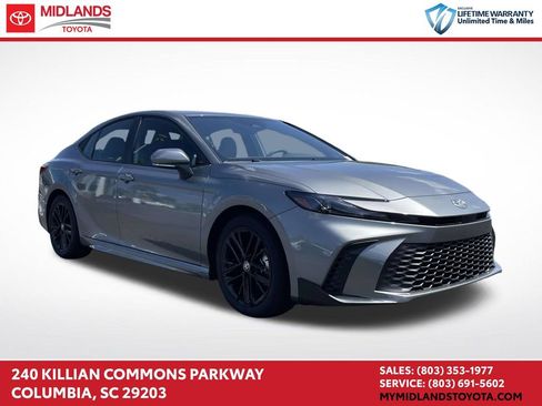Used 2026 Toyota Camry SE FWD image 1