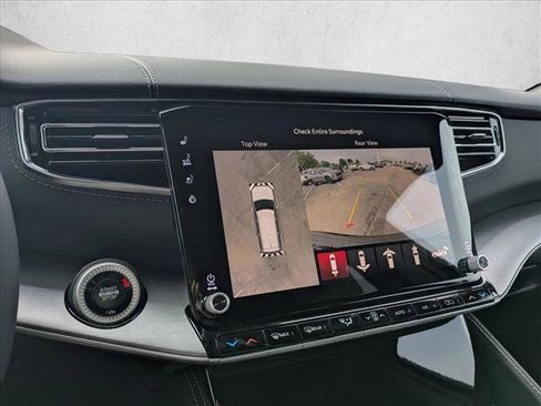 New 2026 Jeep Grand Wagoneer Limited image 12