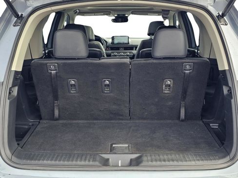 Used 2024 Honda Pilot Touring image 10