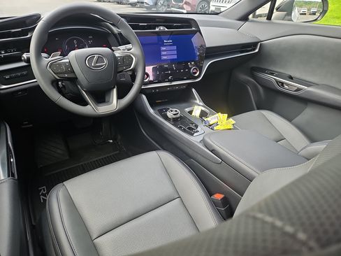 Used 2025 Lexus RZ 450e w/ Technology Package AWD/4WD image 3