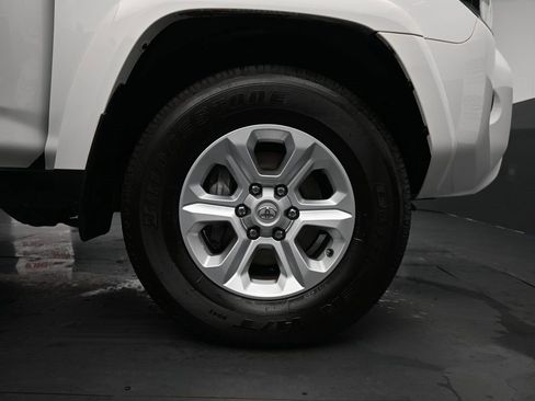 Used 2021 Toyota 4Runner SR5 image 2