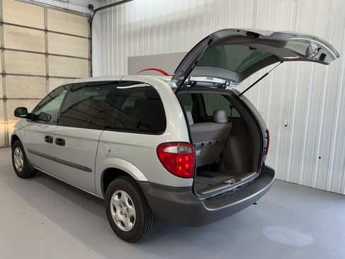 Used 2002 Dodge Caravan SE image 73