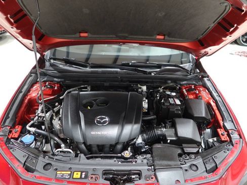Used 2019 MAZDA MAZDA3 Hatchback FWD image 9