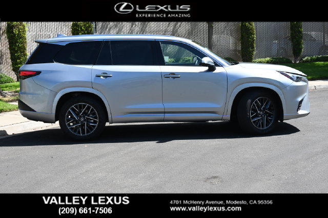 Used 2025 Lexus TX 350 AWD w/ Technology Package image 3
