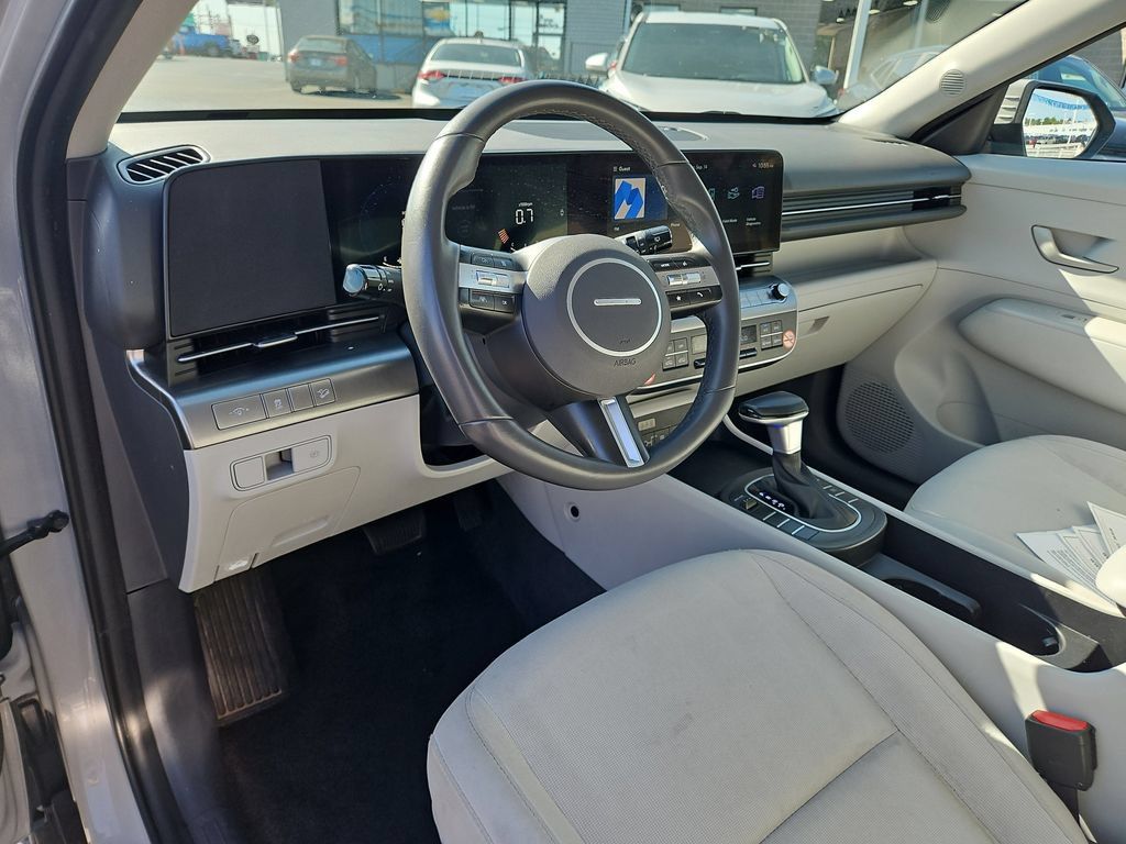Used 2025 Hyundai Kona SEL FWD image 20