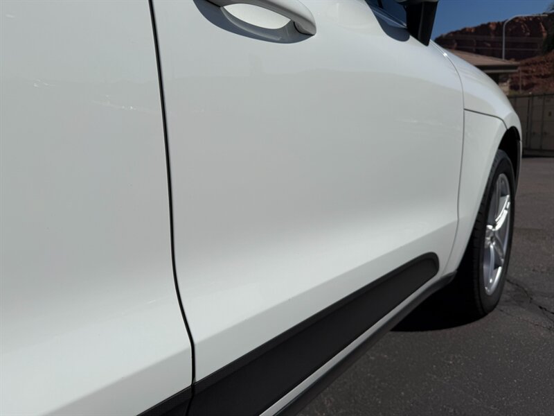 Used 2018 Porsche Macan S AWD/4WD image 28