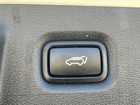 Used 2023 Hyundai Santa Fe SEL w/ Premium Package image 19