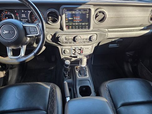 Used 2021 Jeep Gladiator Overland image 15