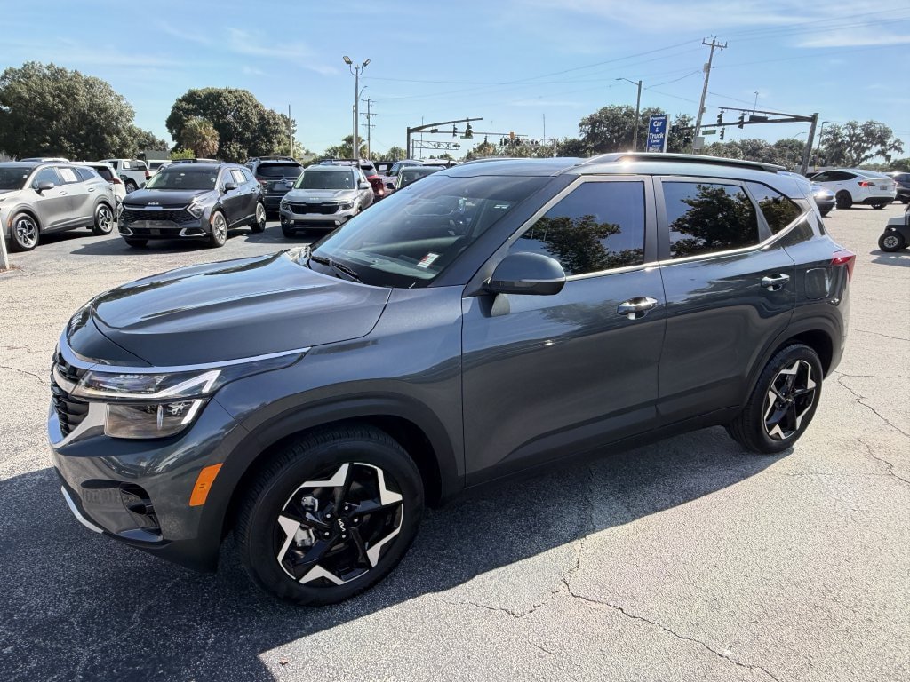 Certified 2025 Kia Seltos S FWD image 9