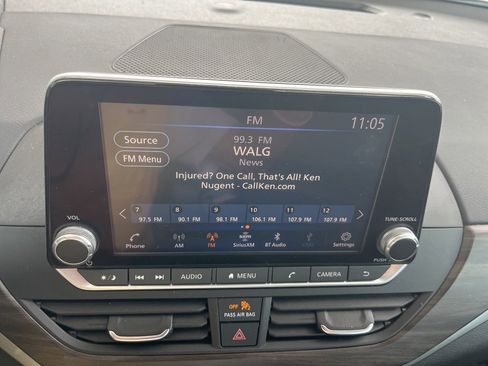 Used 2024 Nissan Altima 2.5 SV image 15