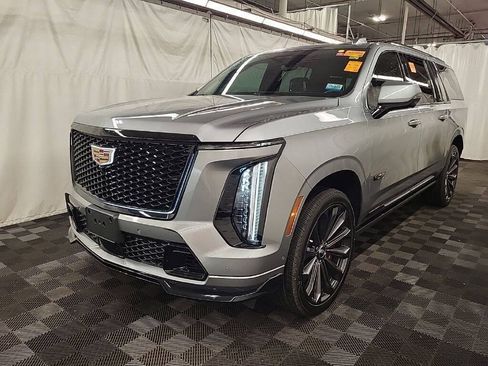Used 2025 Cadillac Escalade ESV V AWD/4WD image 1