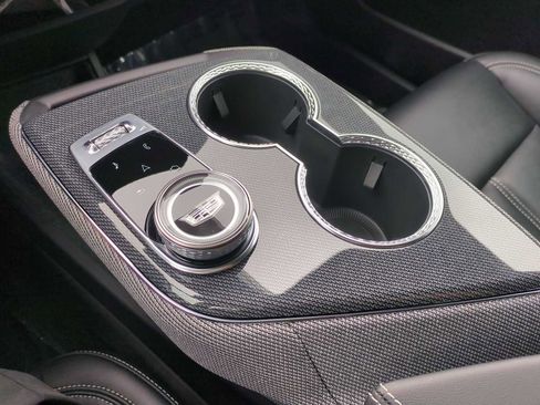 New 2026 Cadillac Optiq Luxury 1 image 18