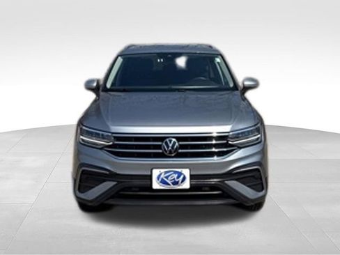 Used 2024 Volkswagen Tiguan SE image 8