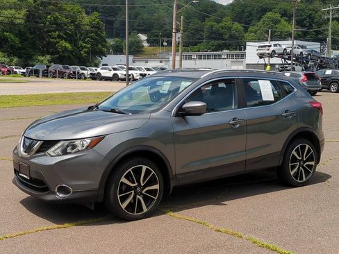 Used 2017 Nissan Rogue Sport SL w/ SL Premium Package AWD/4WD image 2
