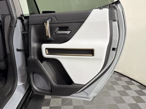Used 2025 GMC Hummer EV 2X AWD/4WD image 14