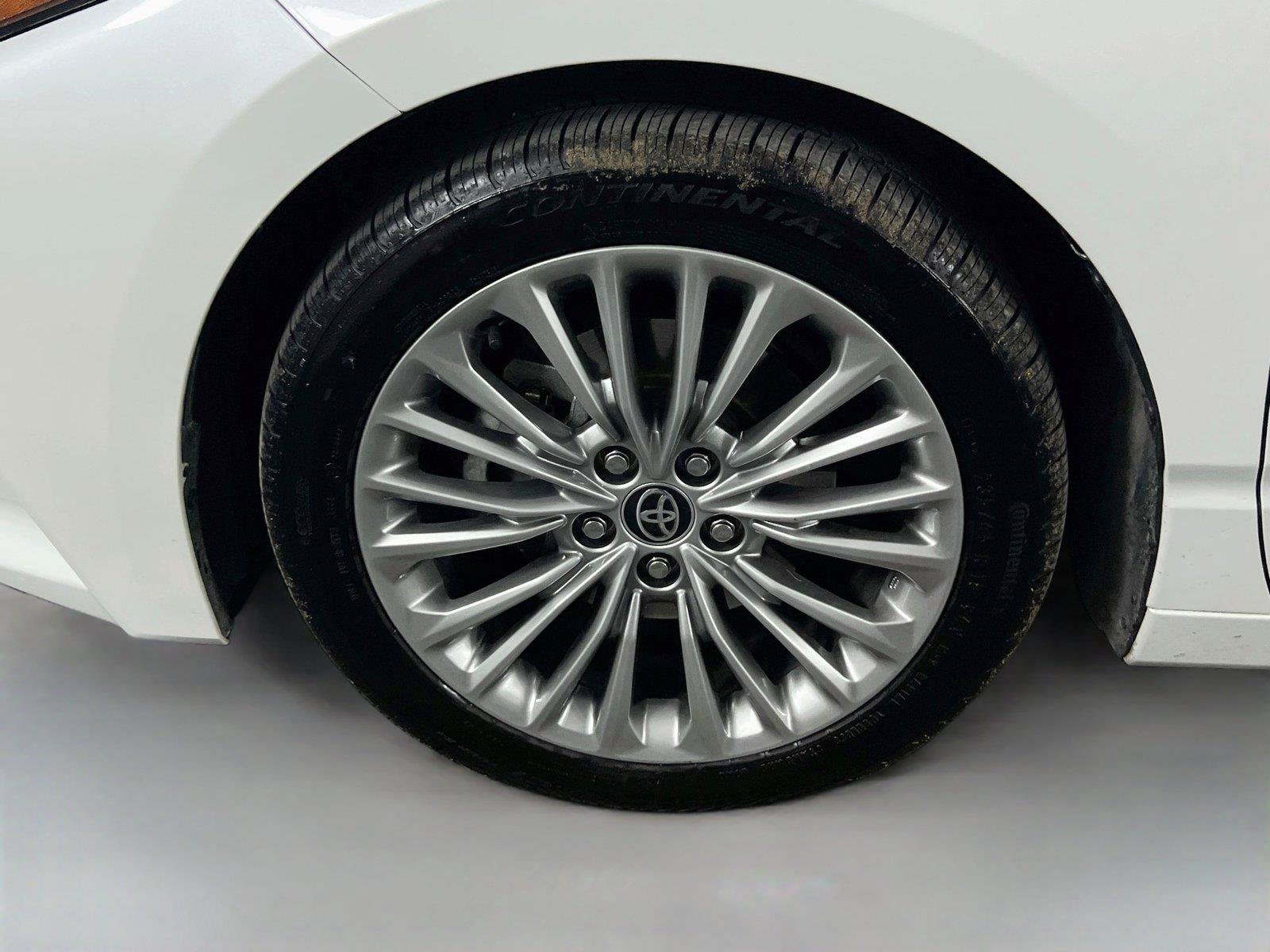 Used 2021 Toyota Avalon Limited w/ Advanced Safety Package FWD image 30