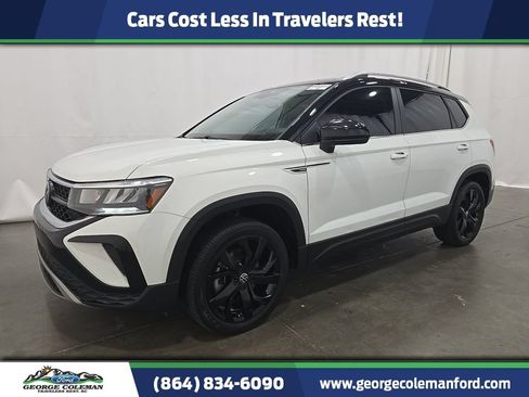 Used 2023 Volkswagen Taos SE w/ Panoramic Sunroof Package FWD image 1
