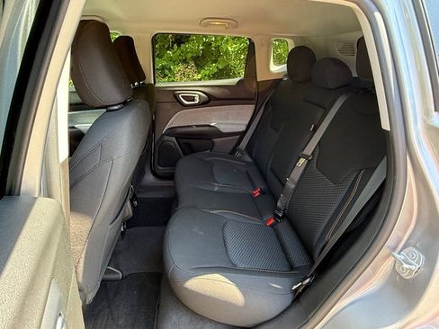 Used 2022 Jeep Compass Sport AWD/4WD image 14