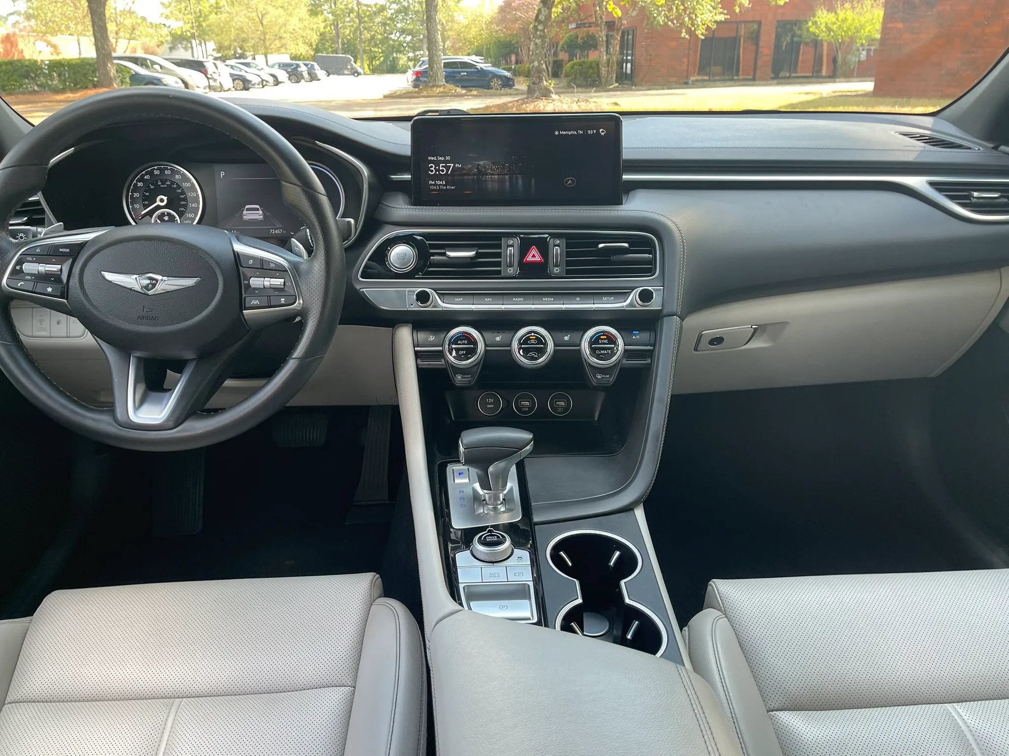 Used 2022 Genesis G70 2.0T RWD image 16