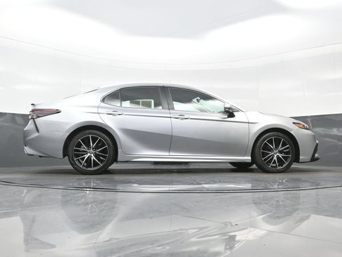 Used 2024 Toyota Camry SE FWD image 32