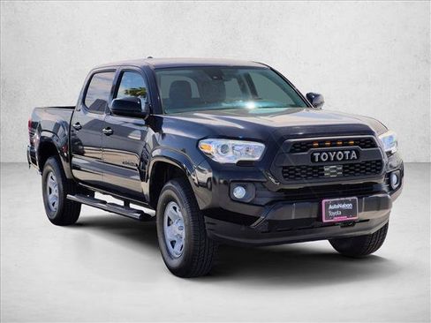Used 2020 Toyota Tacoma SR5 RWD image 3