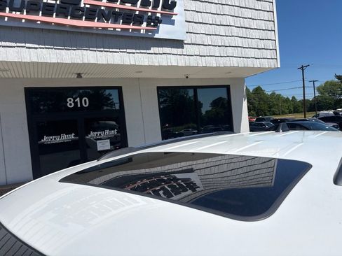 Used 2021 Jeep Grand Cherokee Laredo RWD image 12