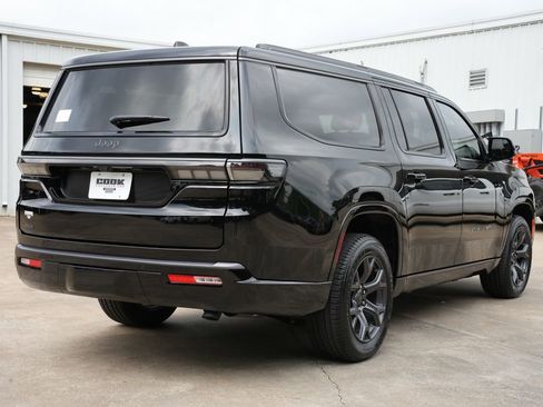New 2026 Jeep Grand Wagoneer L Limited AWD/4WD image 3