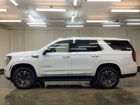 Used 2025 GMC Yukon Elevation image 11