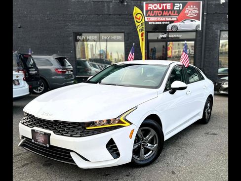 Used 2022 Kia K5 LXS image 1