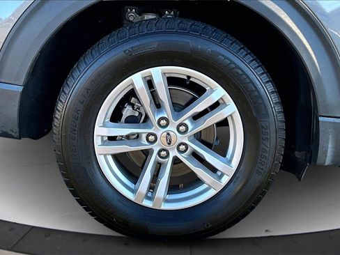 Used 2021 Ford Explorer XLT w/ Class III Trailer Tow Package image 35