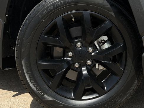 Used 2025 Toyota RAV4 LE FWD image 10