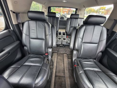 Used 2008 Chevrolet Suburban LTZ w/ LTZ Preferred Equipment Group image 27
