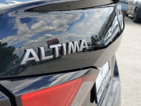 Used 2025 Nissan Altima 2.5 SV FWD image 6