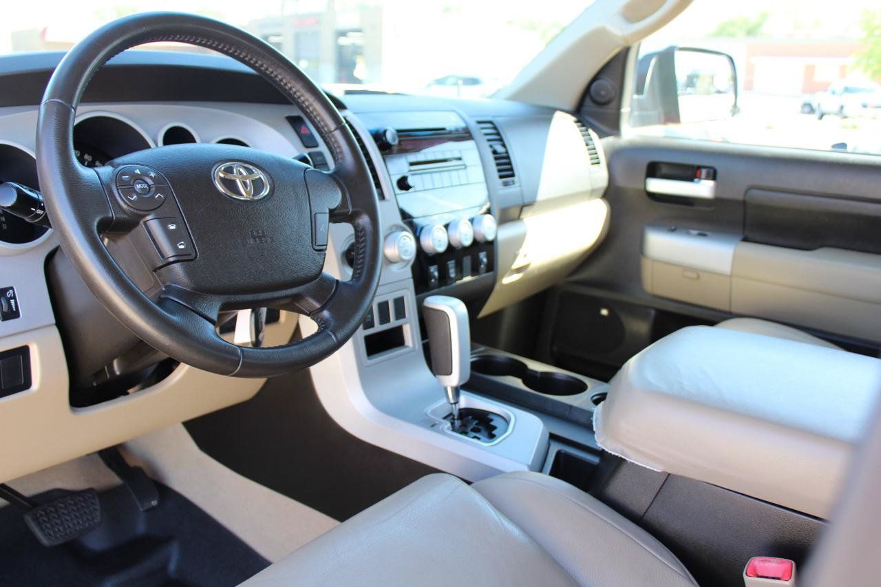 Used 2007 Toyota Tundra Limited w/ Preferred Accessory Pkg AWD/4WD image 14