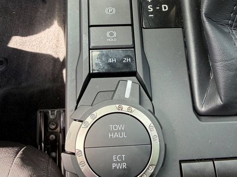 Used 2025 Toyota Tacoma SR5 AWD/4WD image 24