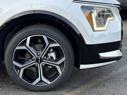 New 2025 Kia Niro EX Touring image 9