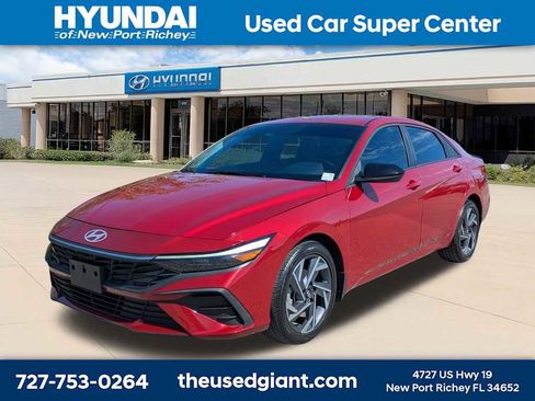 Certified 2025 Hyundai Elantra Sport FWD image 1